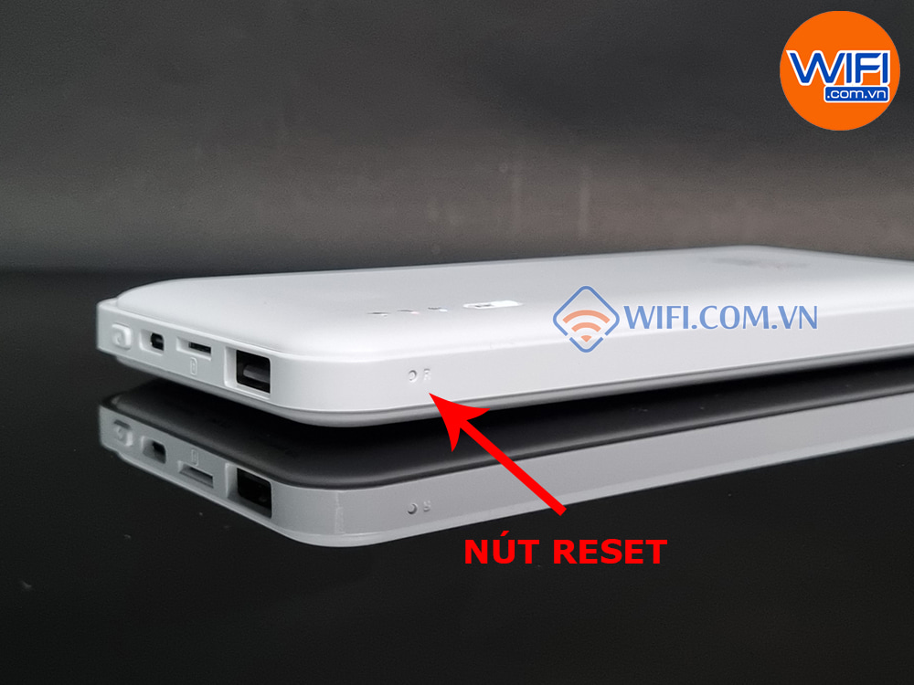 ảnh thực tế Nút reset bộ phát wifi di động 4g kiêm sạc dự phòng XinXun M18-C 